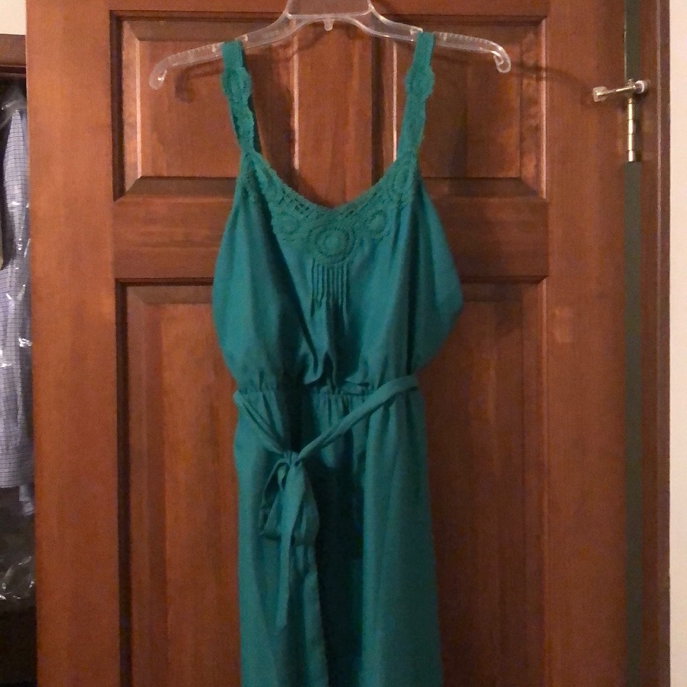 Comfortable kelly green dress. Never worn!